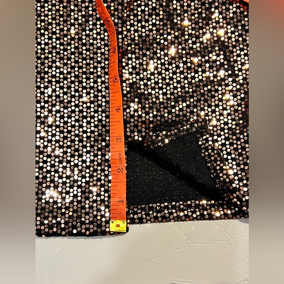 Glow effect sequence skirt, Mini with a slit - Picture 14 of 16